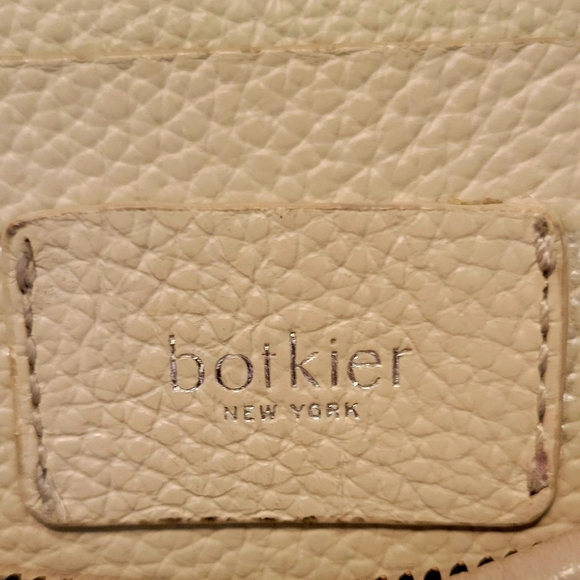 Botkier Soho Satchel off white leather, zipper pocket, detachable shoulder strap - Picture 2 of 4